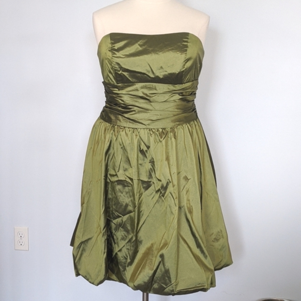 Olive David's Bridal dress